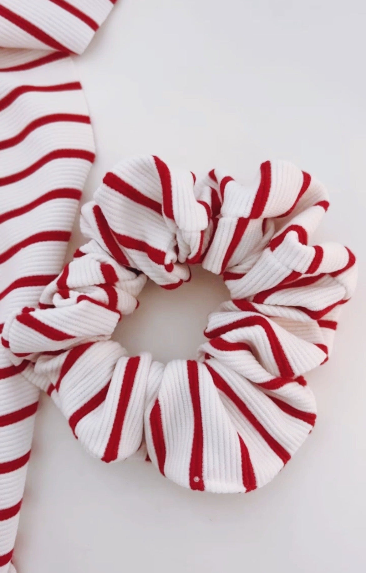 candy cane knit hair holiday scrunchie