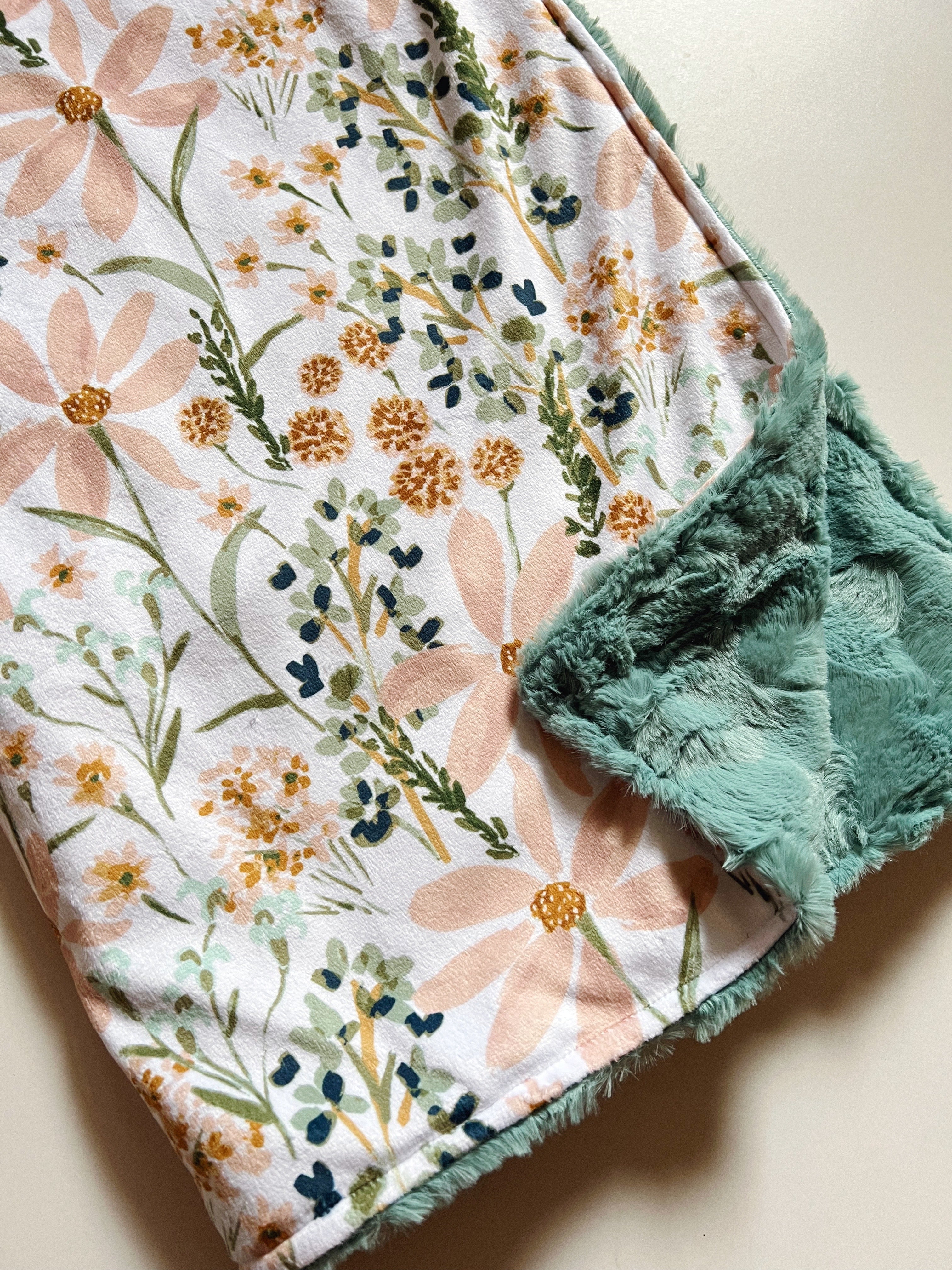 Daisy Floral Minky Cuddle Blanket